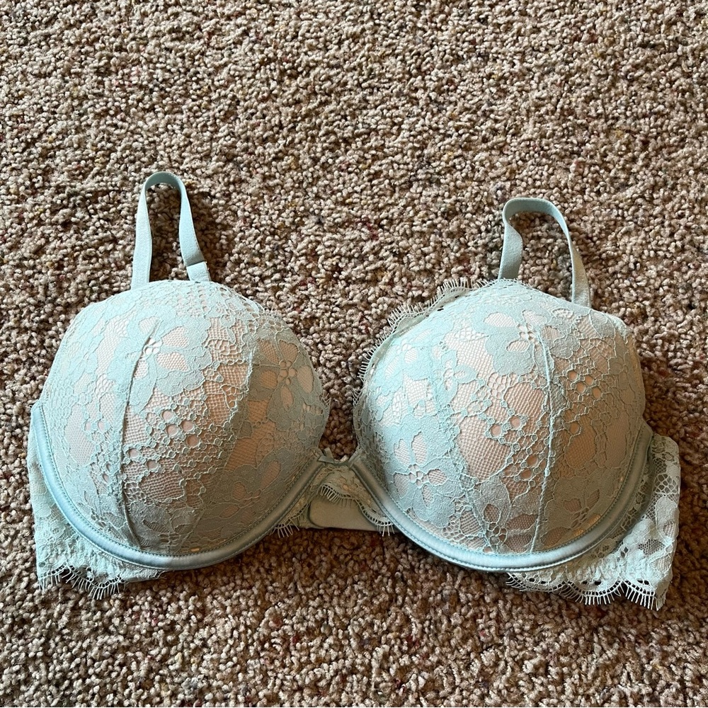 Victoria’s Secret Push Up Bra Underwire Light Blue Lace Size 36D